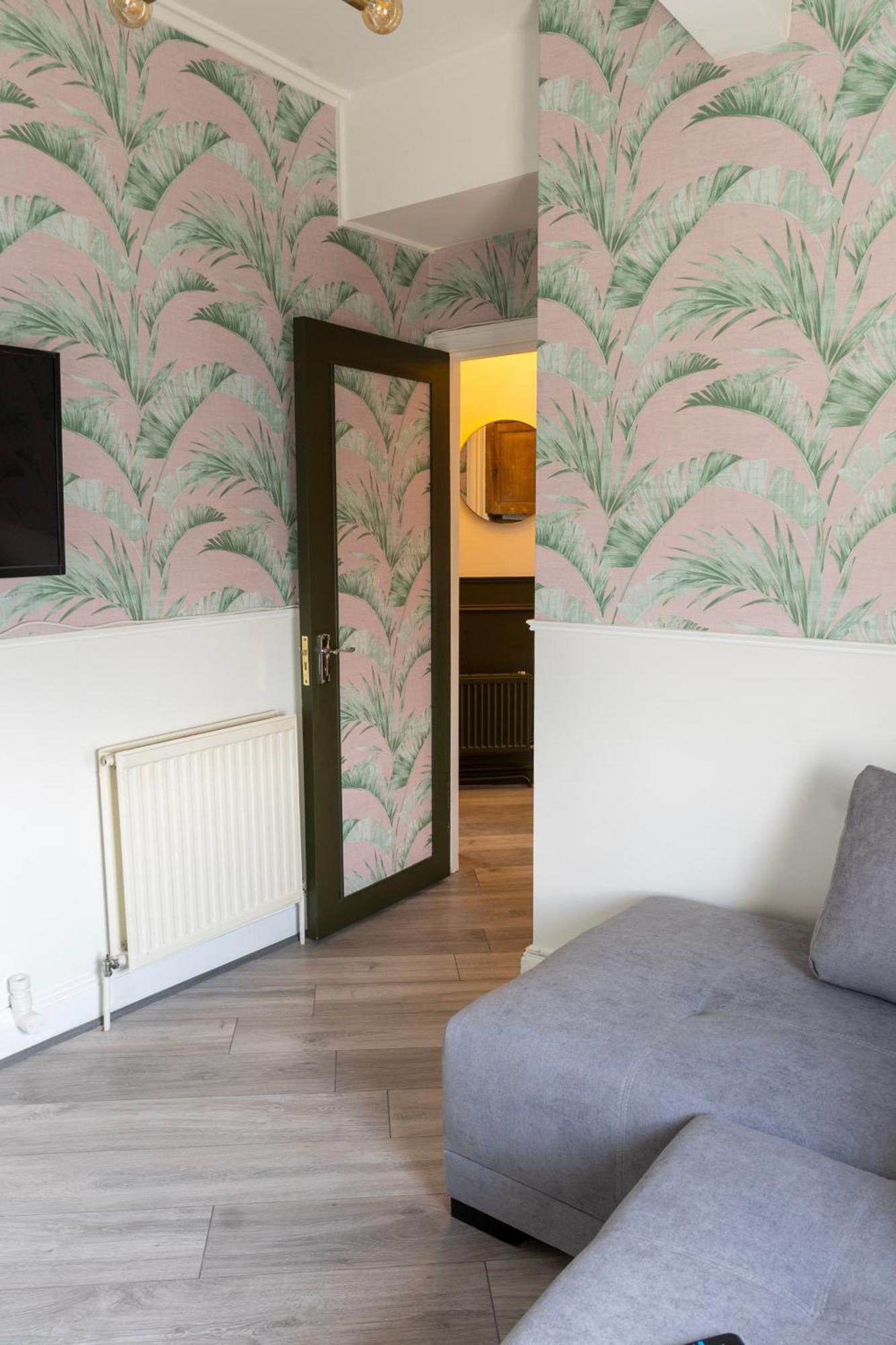 5c- Stylish Urban Retreat - Spacious 2 Bed Flat Apartament