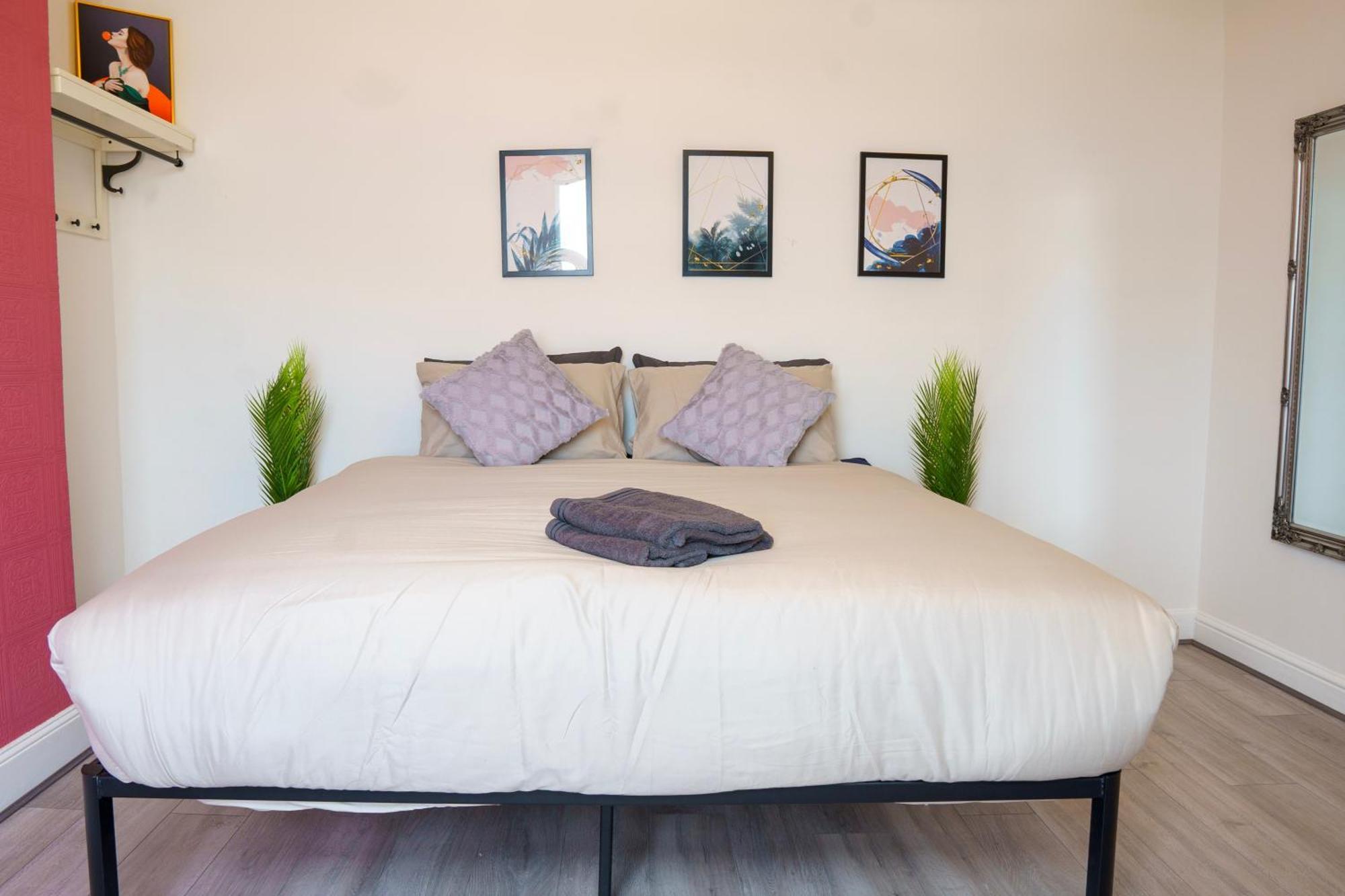 5c- Stylish Urban Retreat - Spacious 2 Bed Flat Londra