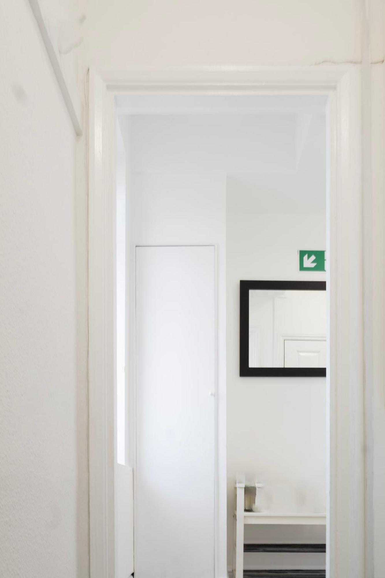 5c- Stylish Urban Retreat - Spacious 2 Bed Flat * Londra