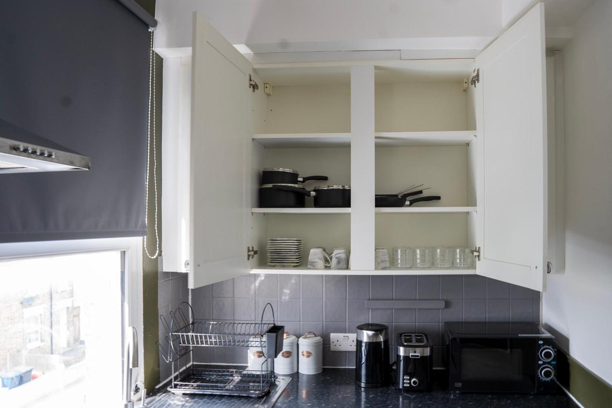 5c- Stylish Urban Retreat - Spacious 2 Bed Flat