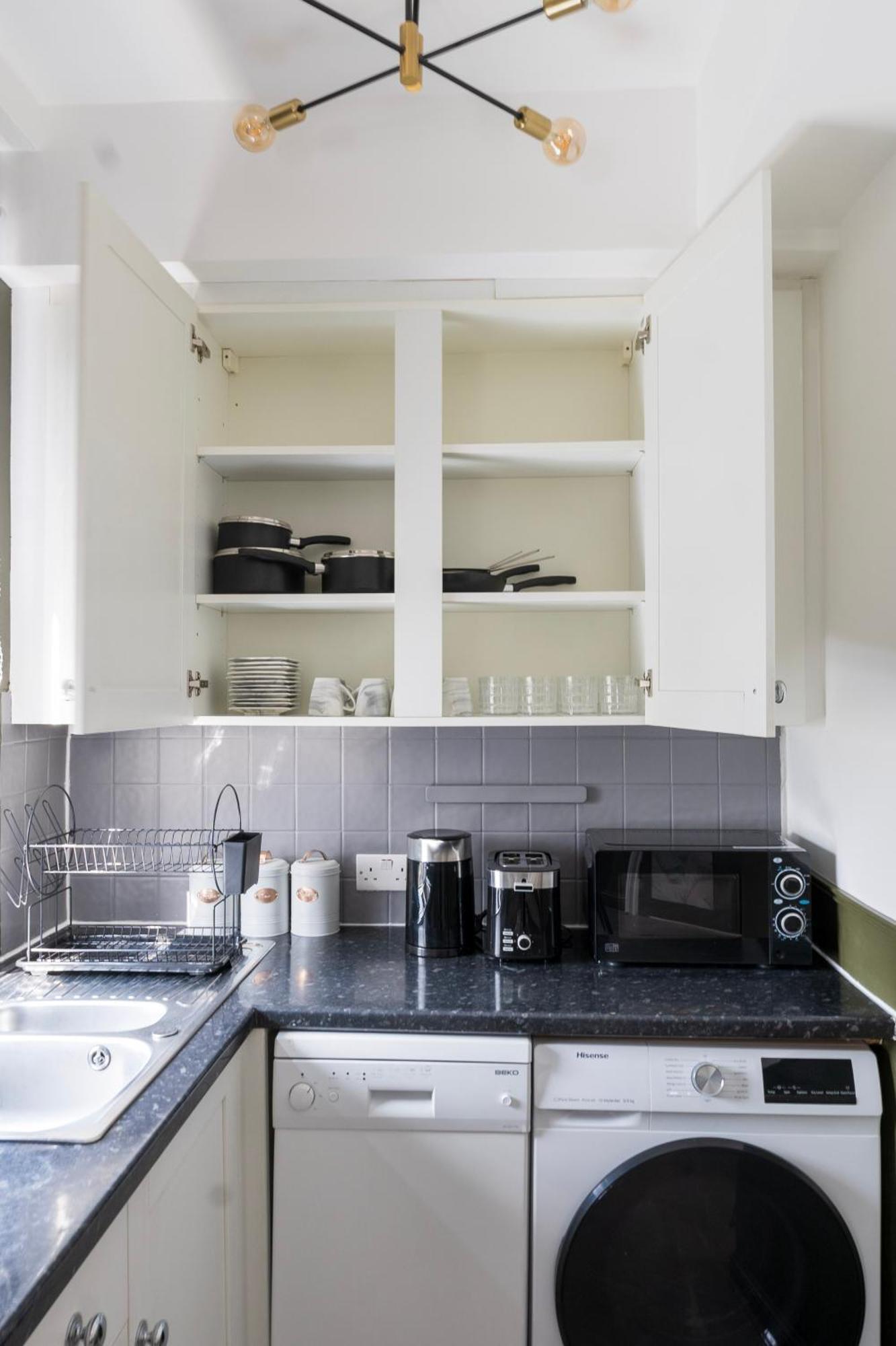 Appartamento 5c- Stylish Urban Retreat - Spacious 2 Bed Flat