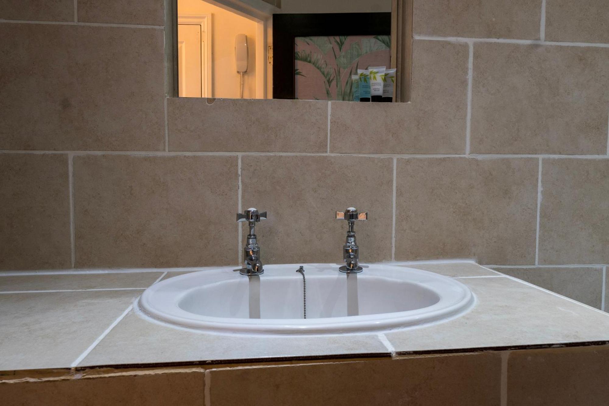 5c- Stylish Urban Retreat - Spacious 2 Bed Flat Appartamento *