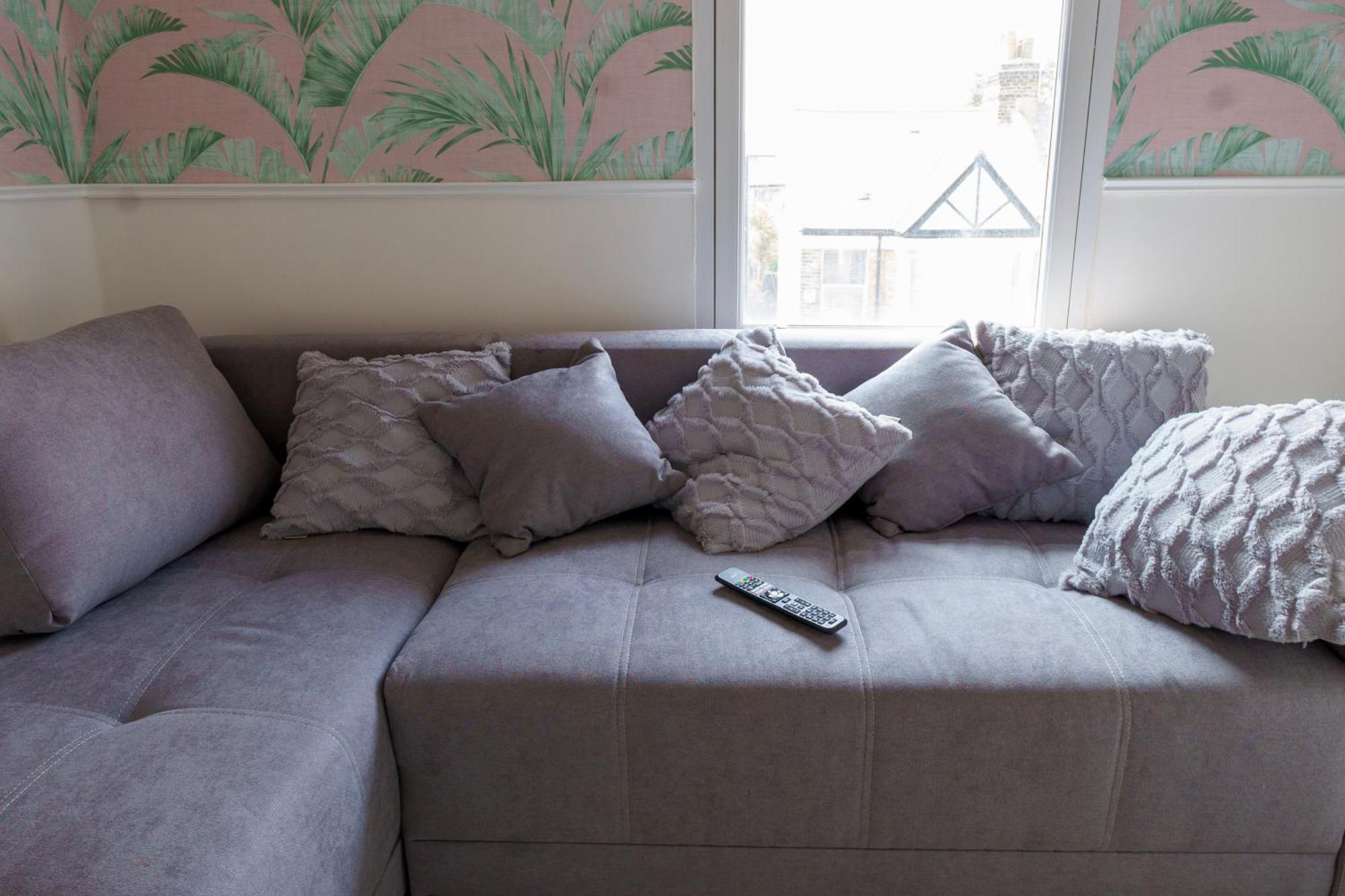 Appartamento 5c- Stylish Urban Retreat - Spacious 2 Bed Flat